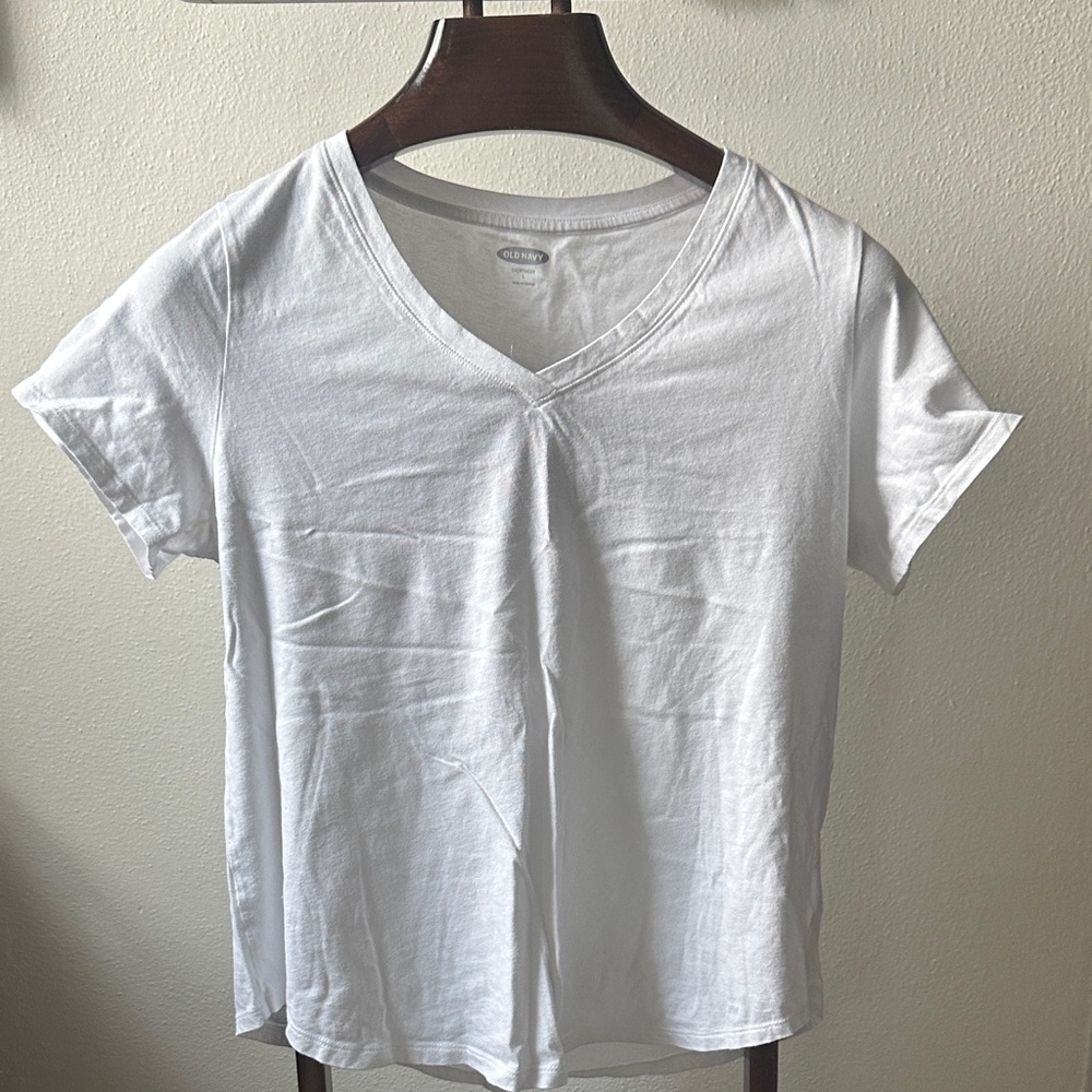 Old Navy White V-Neck Short Sleeve Tee